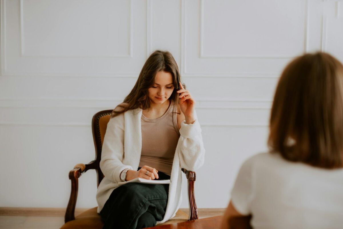 개인적 주체성 없는 개인화: 시스템이 의식적 선택 없이 행동에 적응하는 방식